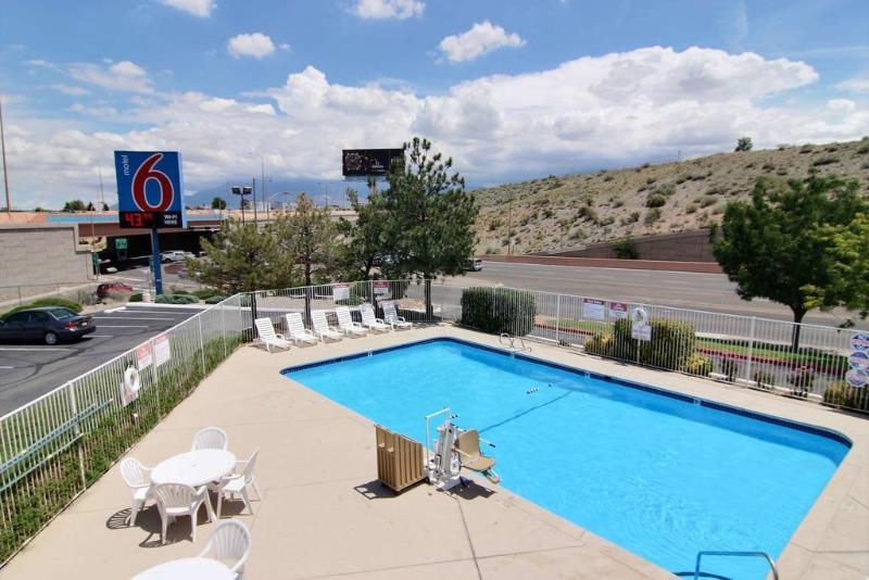 Hotel Super 8 Albuquerque/Midtown Exterior foto