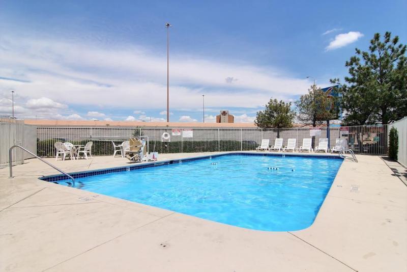 Hotel Super 8 Albuquerque/Midtown Exterior foto